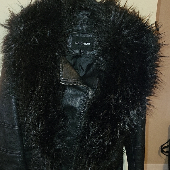 Fashion Nova Black Leather Jacket with Faux Fur Collar - Picture 2 of 9